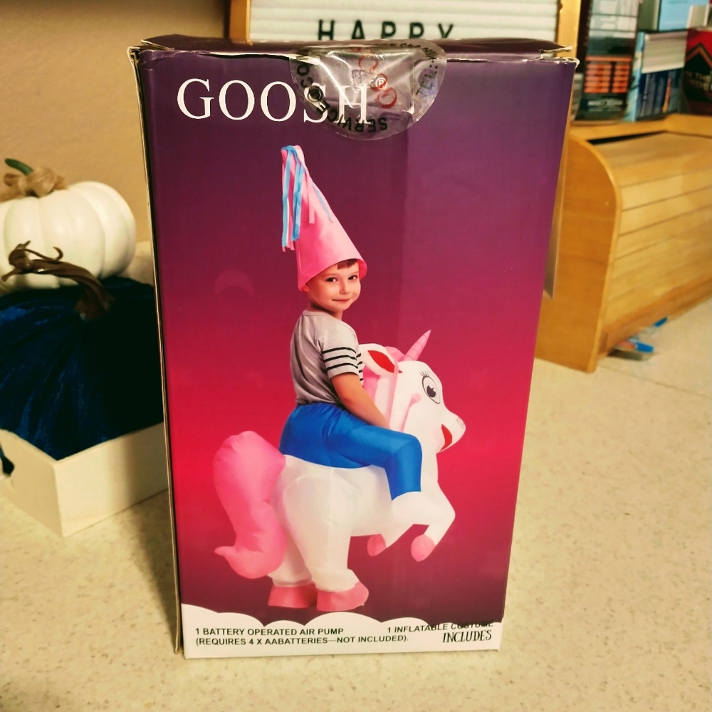 Inflatable 🦄 costume - Picture 2 of 3